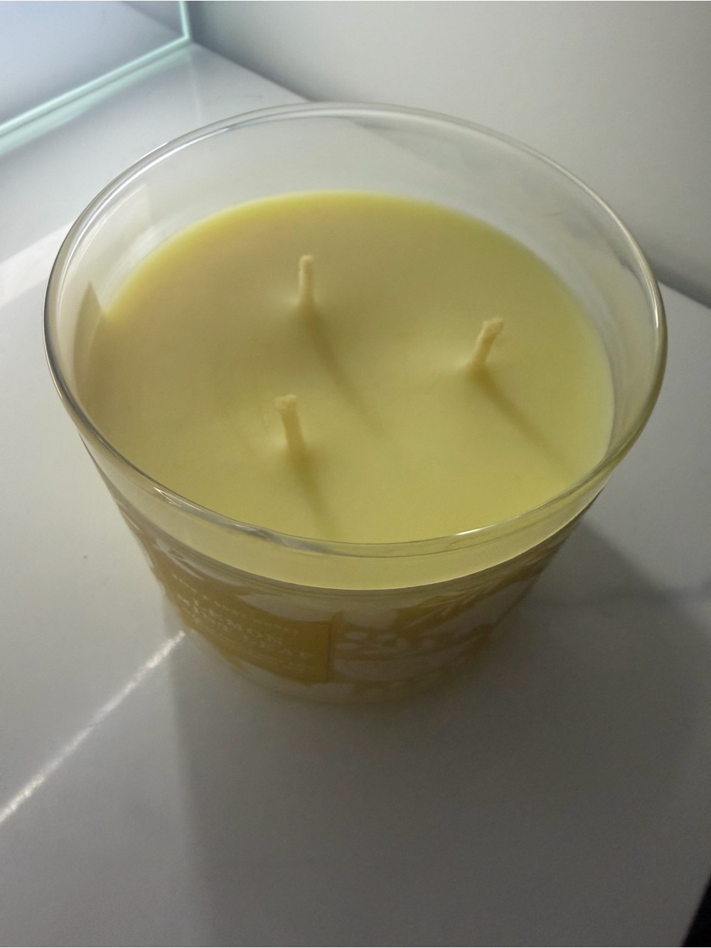 Bath & Body Works Lemon Mint Leaf 3-Wick Candle - Light Yellow - Picture 2 of 3